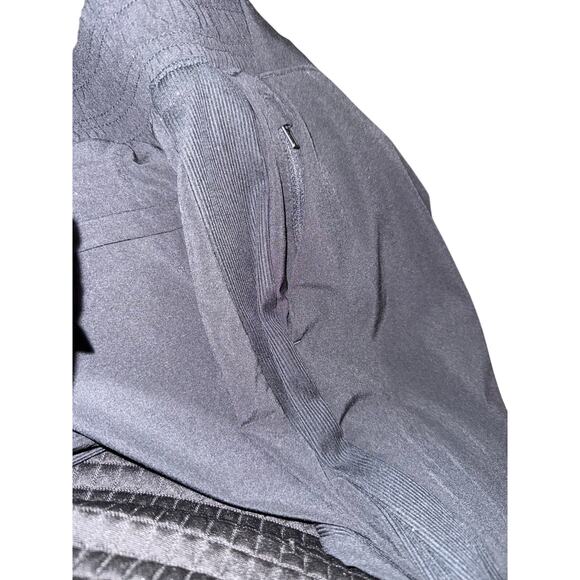 Athleta Joggers. Size 8. Zipper pockets in front and back. Ribbed on outside - Picture 5 of 6